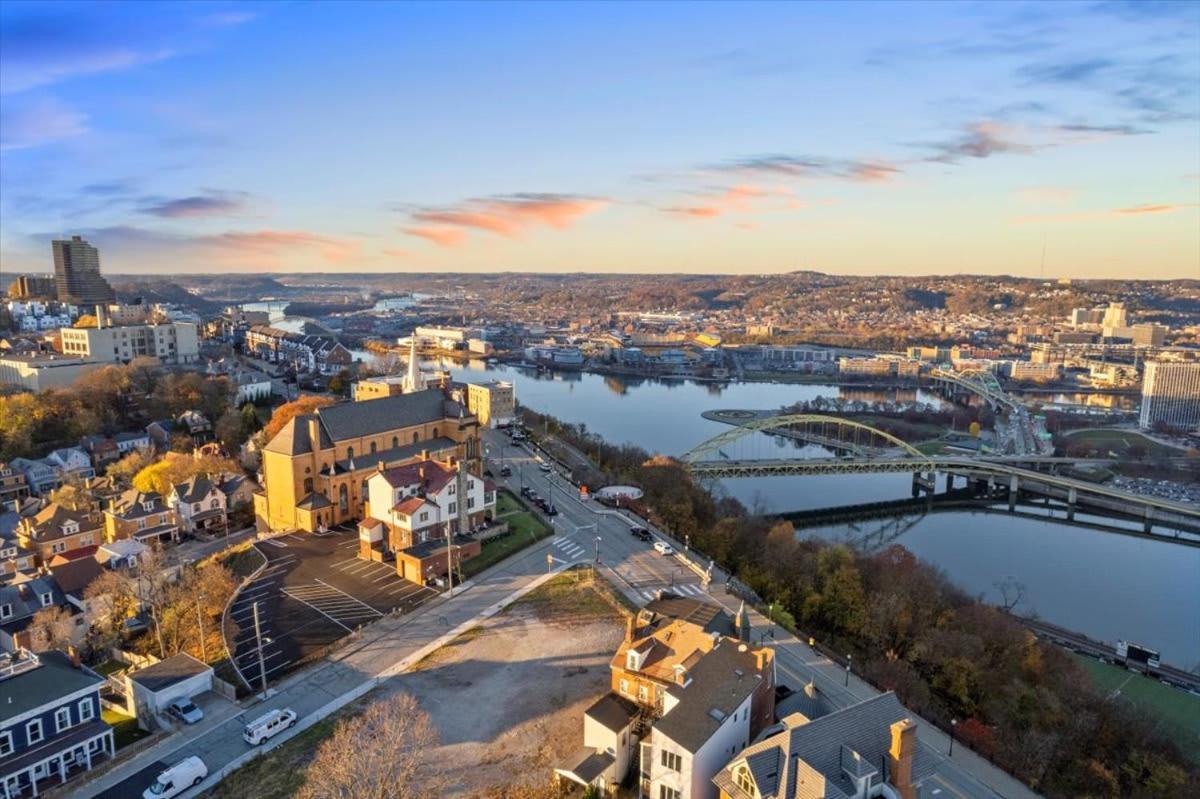 Skyline At Your Door - Studio With A View Pittsburgh Luaran gambar