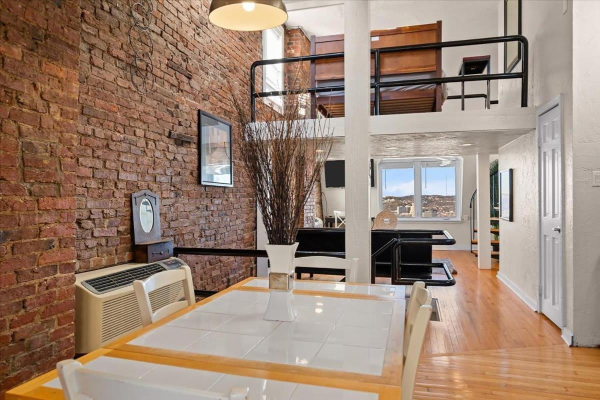 Skyline At Your Door - Studio With A View Pittsburgh Luaran gambar